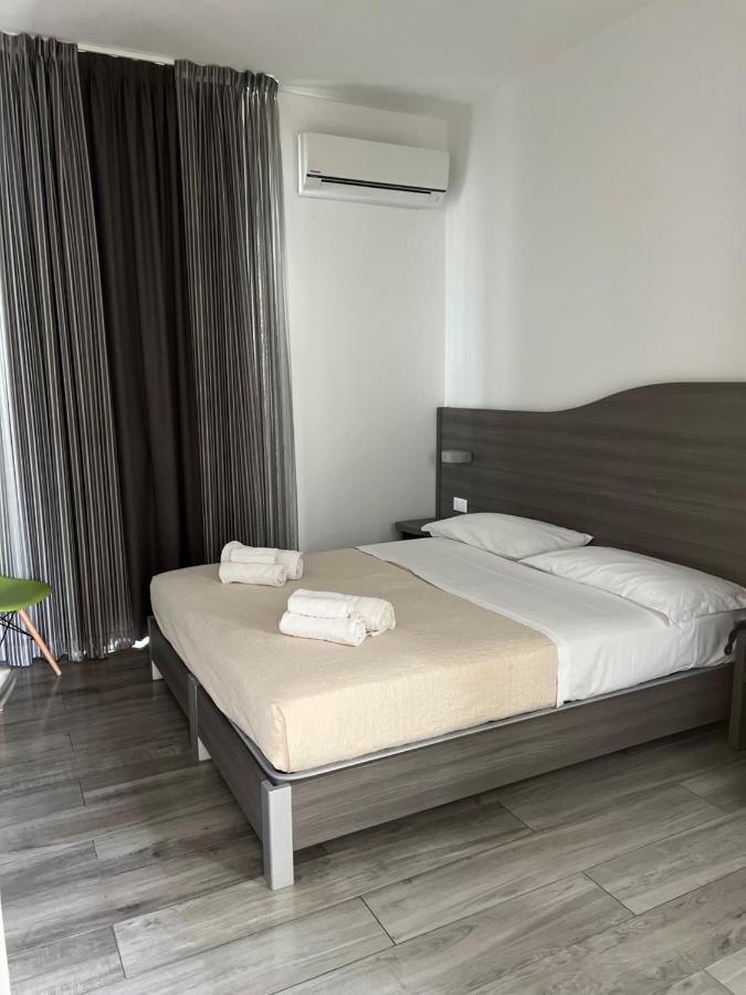 Hotel Trieste リッチョーネ エクステリア 写真