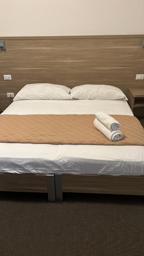 Hotel Trieste リッチョーネ エクステリア 写真
