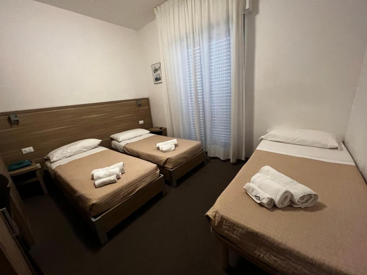 Hotel Trieste リッチョーネ エクステリア 写真