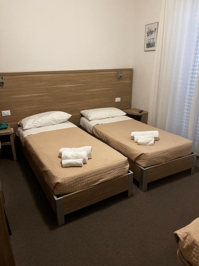 Hotel Trieste リッチョーネ エクステリア 写真