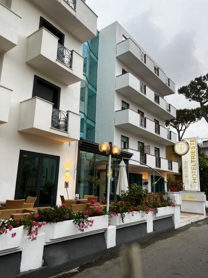 Hotel Trieste リッチョーネ エクステリア 写真