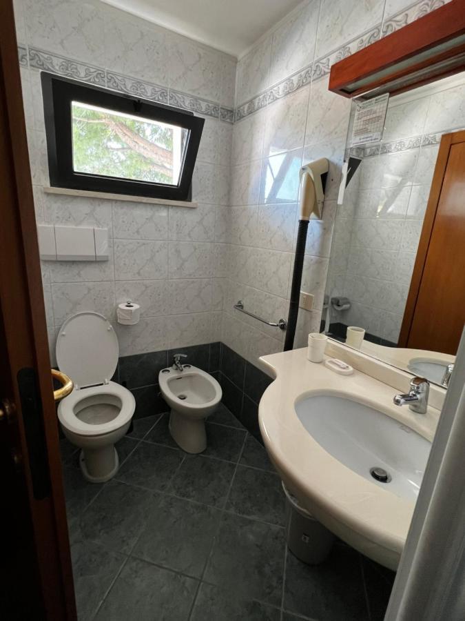 Hotel Trieste リッチョーネ エクステリア 写真