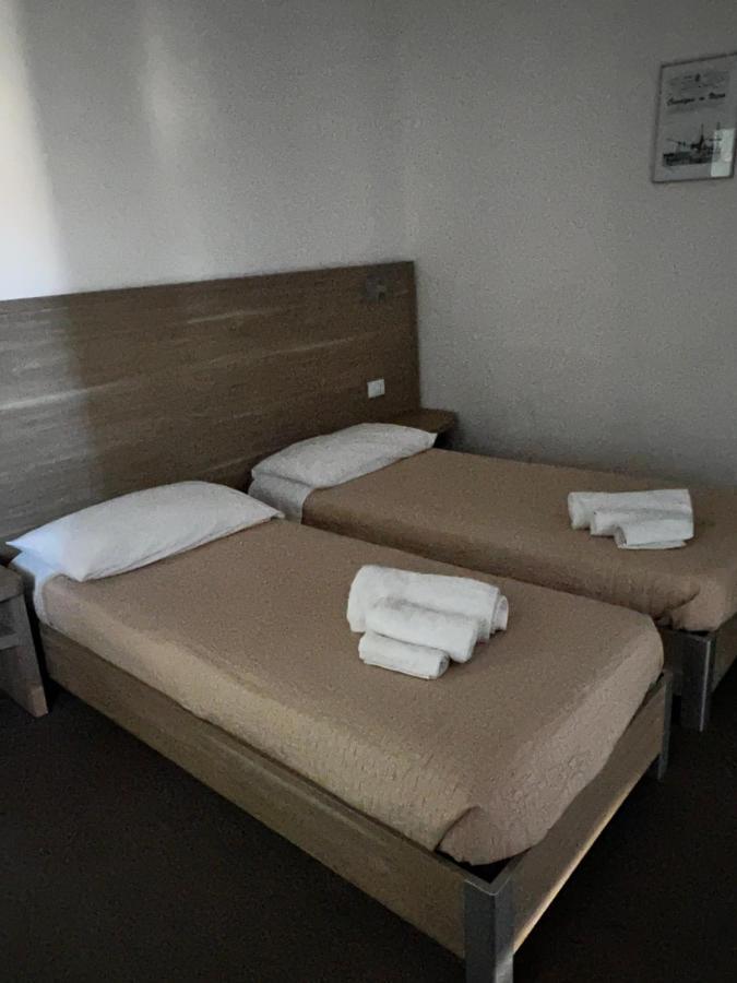 Hotel Trieste リッチョーネ エクステリア 写真